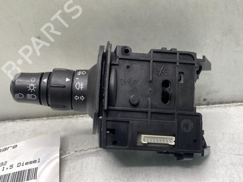 Used Switch RENAULT SCÉNIC II (JM0/1_) 1.5 dCi (JM02, JM13) (101 hp) 31331985