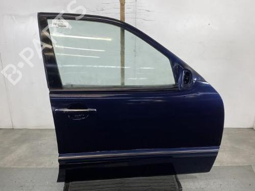 Used Right front door MERCEDES-BENZ C-CLASS (W202) C 250 Turbo-D (202.128) (150 hp) 30736197
