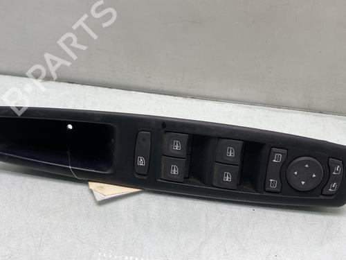 Used Left front window switch RENAULT SCÉNIC III (JZ0/1_) 1.2 TCe (116 hp) 31612968