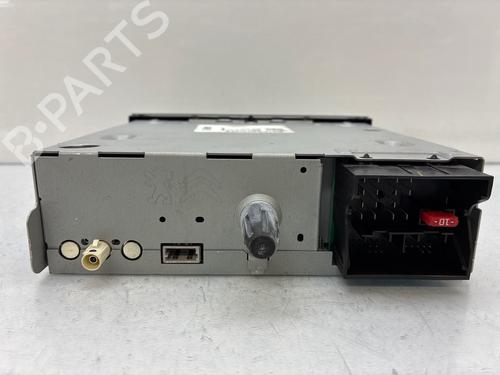 Used Radio Radio 38101020 38101020