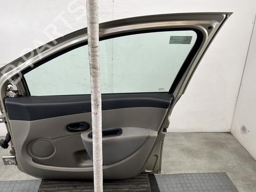 Right front door RENAULT CLIO III (BR0/1, CR0/1) 1.2 16V (BR02, BR0J, BR11, CR02, CR0J, CR11) | BP28824749C3 