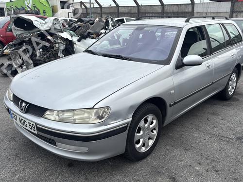 Pièces Détachées Usagées PEUGEOT 406 Break (8E/F) 2.0 16V (135 hp) 4239883