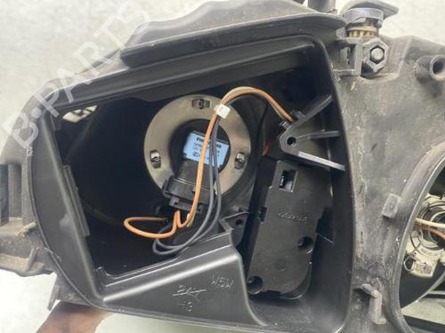 Used Right headlight CHRYSLER VOYAGER IV (RG, RS) 2.8 CRD (150 hp) 19998179