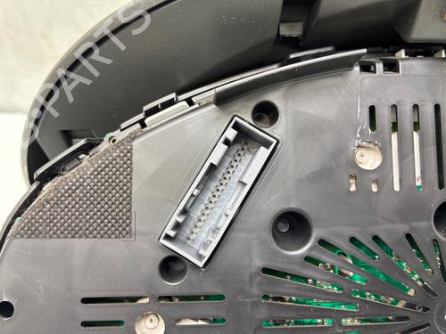 Used Instrument cluster Instrument cluster 37006040 37006040