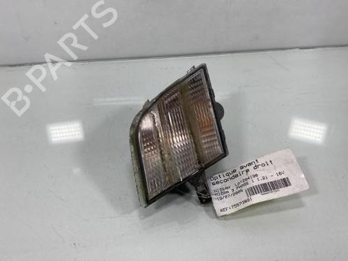 Used Right front indicator NISSAN MICRA III (K12) 1.2 16V (65 hp) 19971682