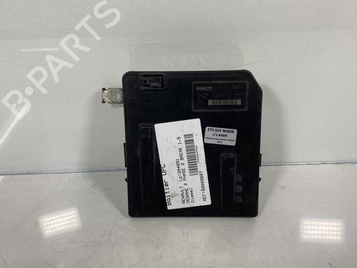 Used Fuse box Fuse box 19995272 19995272