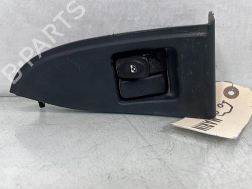Used Right front window switch Right front window switch RENAULT KANGOO (KC0/1_) 1.2 (KC0A, KC0K, KC0F, KC01) (58 hp) 33991500 33991500