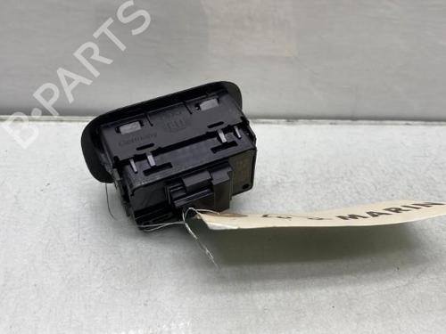 Used Left rear window switch MERCEDES-BENZ CLA Shooting Brake (X118) CLA 180 (118.684) (136 hp) 19948693