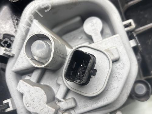 right-taillight-renault-captur-i-j5_-h5_-2013-29528400 main image