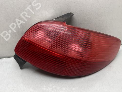 Højre baglygte PEUGEOT 206 Hatchback (2A/C) 1.4 i (75 hp) 28163376