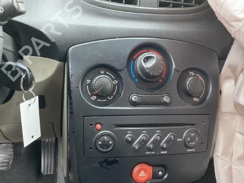 Fuse box RENAULT CLIO III (BR0/1, CR0/1) 1.5 dCi (BR17, CR17) | BP23768976E1 - Image 24