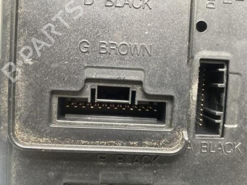 Used Fuse box RENAULT SCÉNIC III (JZ0/1_) 1.5 dCi (86 hp) 19958880