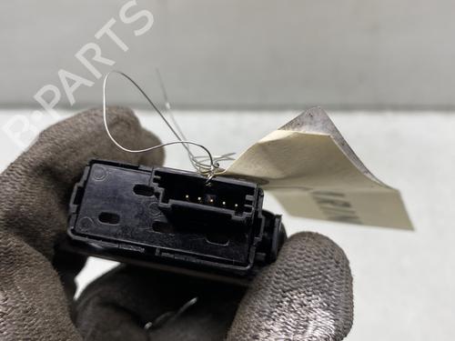Used Warning switch Warning switch KIA SPORTAGE III (SL) 2.0 CRDi AWD (136 hp) 26708675 26708675