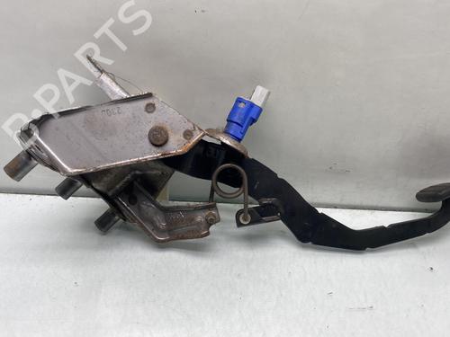 Clutch pedal RENAULT CLIO III (BR0/1, CR0/1) 1.5 dCi (BR17, CR17) | BP29866816I13
