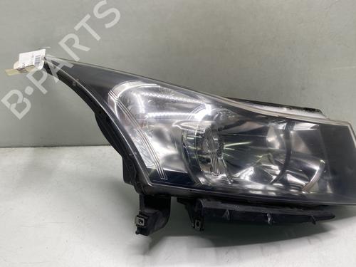 Used Right headlight CHEVROLET CRUZE (J300) 2.0 CDI (163 hp) 30046398
