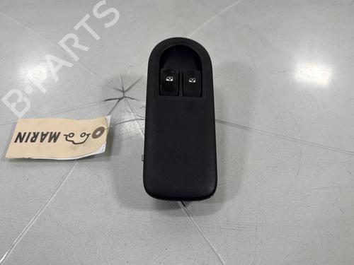 Interrupteur de vitre avant gauche RENAULT CLIO III (BR0/1, CR0/1) 1.5 dCi (88 hp) 30791653
