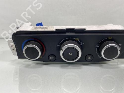 Used Climate control RENAULT MEGANE III Grandtour (KZ0/1) 1.5 dCi (KZ09, KZ0D, KZ1G, KZ29, KZ14, KZ1W, KZ10, KZ1F,... (110 hp) 20006749