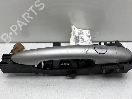 Używane Klamka zewnętrzna drzwi przednich prawych RENAULT SCÉNIC II (JM0/1_) 1.5 dCi (JM1E, JM16) (106 hp) 29897488