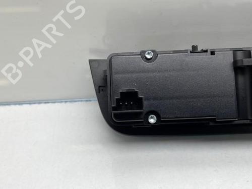 Used Warning switch Warning switch MERCEDES-BENZ CLA Coupe (C117) CLA 200 CDI (117.301) (136 hp) 19989629 19989629