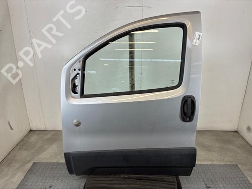 Used Left front door Left front door 38066775 38066775