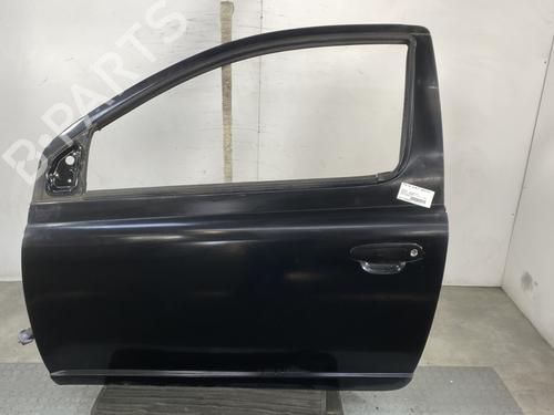 Used Left front door TOYOTA YARIS (_P1_) 1.5 (NCP13_, NCP13R) (106 hp) 25870093