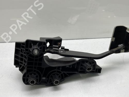 Used Break pedal Break pedal RENAULT ARKANA I (LCM_, LDN_) 1.6 E-TECH 145 (LDMU) (143 hp) 25813921 25813921