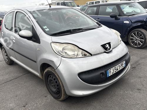 Left taillight PEUGEOT 107 (PM_, PN_) 1.0 | BP32125969C34 