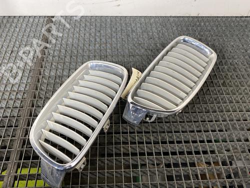 Used Grille Grille 21005209 21005209