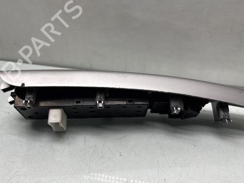 Used Left front window switch Left front window switch HYUNDAI SANTA FÉ II (CM) 2.2 CRDi GLS 4x4 (150 hp) 32682183 32682183