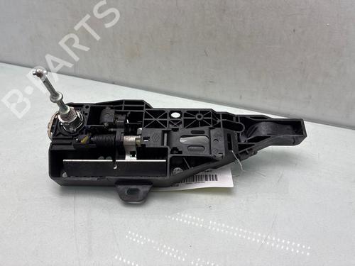 front-left-exterior-door-handle-renault-clio-iv-bh_-2012-2013-2014-2015-2016-2017-2018-2019-2020-2021-37171613 main image