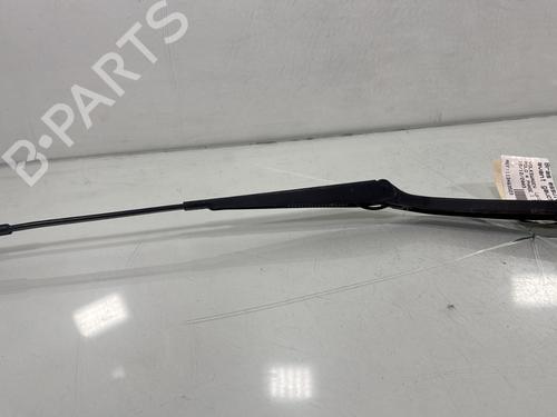 Used Front windshield wiper arm VW POLO IV (9N_, 9A_) 1.2 12V (64 hp) 29724827