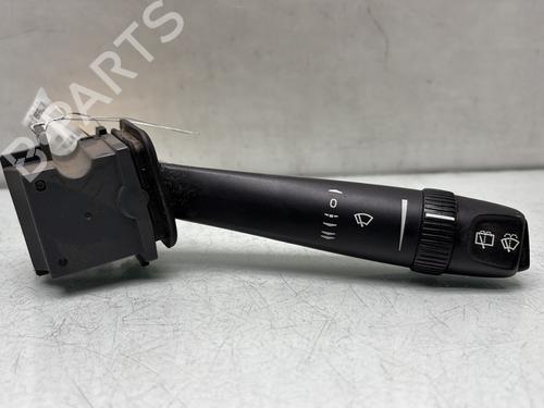 Commodo Essuie Glace / Phare VOLVO V70 II (285) 2.4 D (131 hp) 31970810