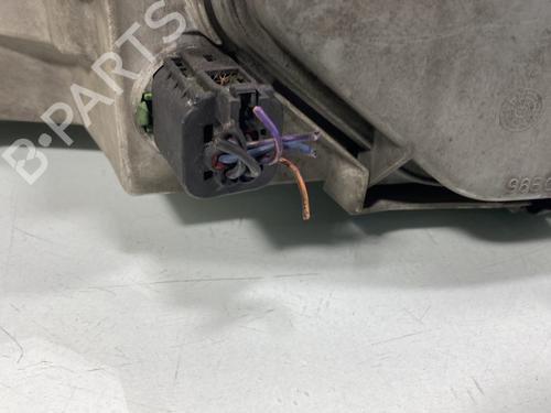 Used Right headlight Right headlight FORD MONDEO I (GBP) [1993-1996] 19984712 19984712