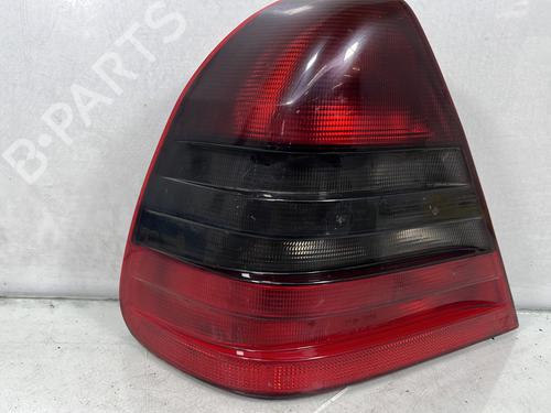 Used Left taillight Left taillight MERCEDES-BENZ C-CLASS (W202) C 220 CDI (202.133) (125 hp) 33831154 33831154