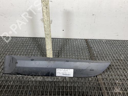 Used Door moulding trim RENAULT MEGANE III Hatchback (BZ0/1_, B3_) 1.5 dCi (106 hp) 28441392