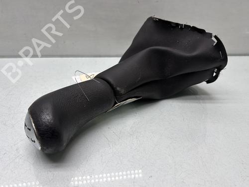 Used Shift knob RENAULT TWINGO III (BCM_, BCA_) 1.0 SCe 70 (BCMB) (69 hp) 32749042