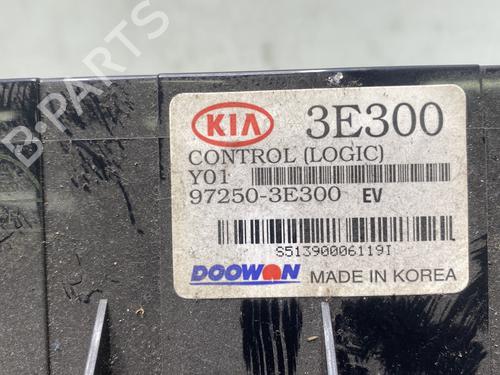 Climate control KIA SORENTO I (JC) 2.5 CRDi 4WD | BP32389291I5
