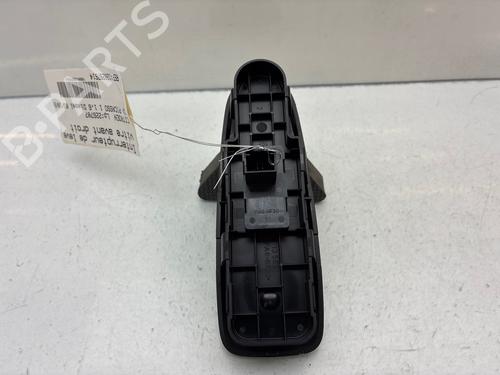 right-front-window-switch-citroen-c4-picasso-i-mpv-ud_-2006-2007-2008-2009-2010-2011-2012-2013-2014-2015-36008319 main image