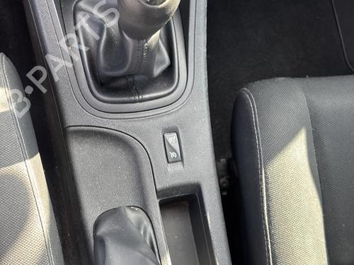 Błotnik przedni prawy RENAULT MEGANE III Hatchback (BZ0/1_, B3_) 1.5 dCi (BZ09, BZ0D, BZ1W, BZ29, BZ14) | BP30593219C42 