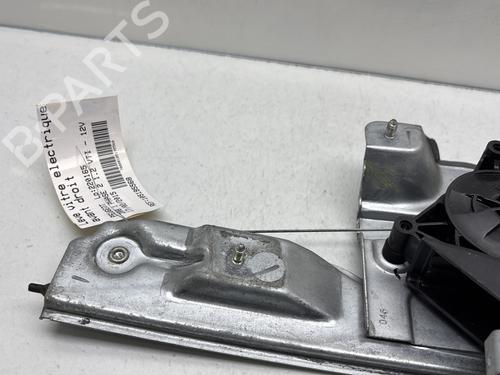 Front right window mechanism PEUGEOT 208 I (CA_, CC_) 1.2 VTI 82 | BP28603713C23 