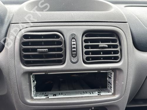 Grille RENAULT CLIO II Hatchback Van (SB0/1/2_) 1.9 D (SB0R) | BP30059766C40 