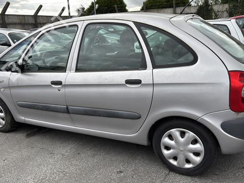Left headlight CITROËN XSARA PICASSO (N68) 1.8 16V | BP26212297C28 