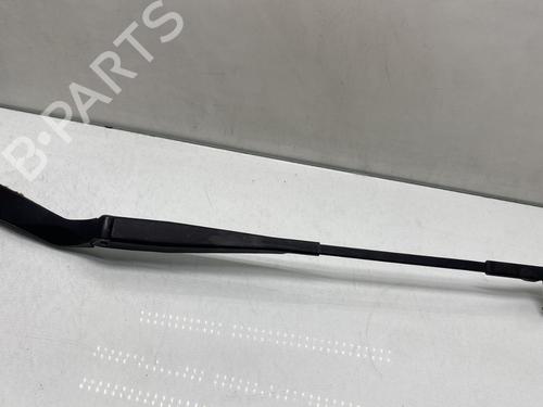 Used Front windshield wiper arm VW POLO IV (9N_, 9A_) 1.2 12V (64 hp) 30777912