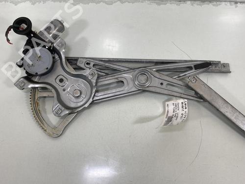 Used Front right window mechanism TOYOTA YARIS (_P9_) 1.4 D-4D (NLP90_, NLP90R) (90 hp) 28519635