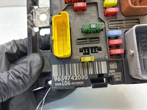 Fuse box CITROËN C4 Coupe (LA_) 1.6 HDi | BP38202374E1 - Image 4