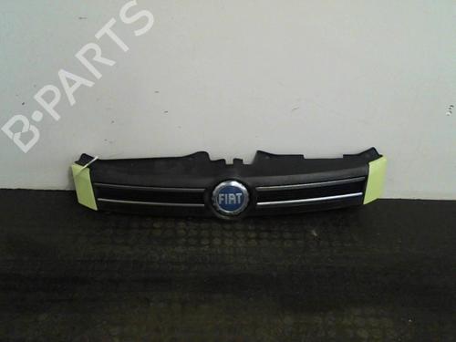 Grill FIAT PANDA (169_) 1.3 D Multijet (169.AXC1A) (70 hp) 20004545