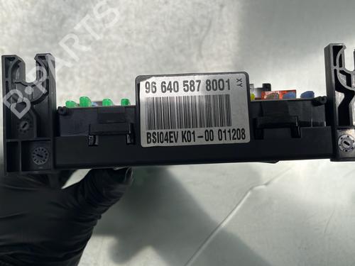 Used Fuse box Fuse box PEUGEOT 3008 I MPV (0U_) 1.6 THP (150 hp) 34333024 34333024