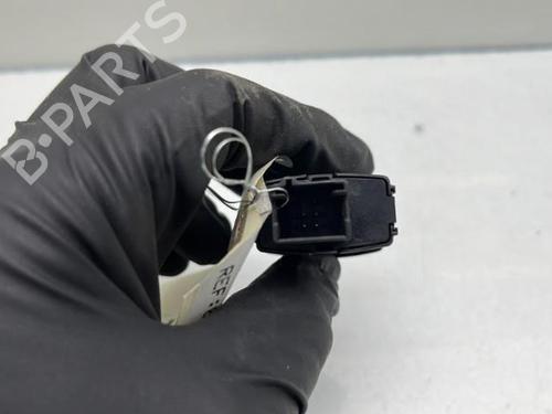 Used Warning switch Warning switch BMW 1 (F20) 116 d (116 hp) 19989889 19989889