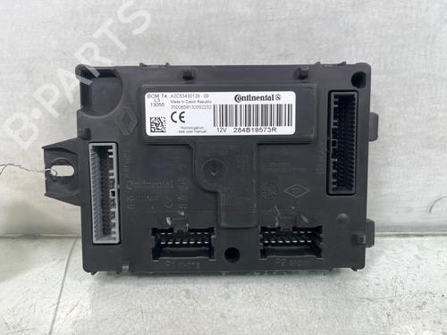 Caixa de fusíveis Caixa de fusíveis RENAULT CLIO IV (BH_) 1.5 dCi 75 (75 hp) 36353823 36353823