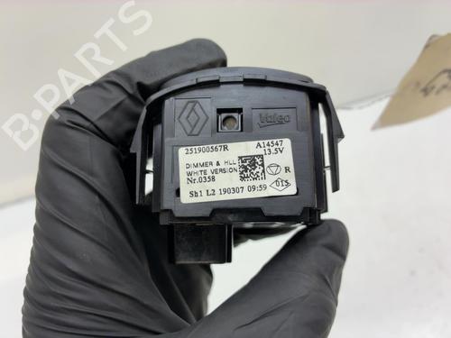 Used Headlight switch Headlight switch RENAULT TRAFIC III Van (FG_) 1.6 dCi 125 (FGMH) (125 hp) 39902701 39902701